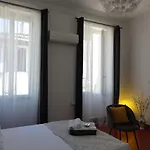 QUARTIER DES CREATEURS la plaine cours julien chambre privée dans appartement